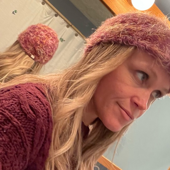 Columbia Fuzzy Beanie - Picture 5 of 5